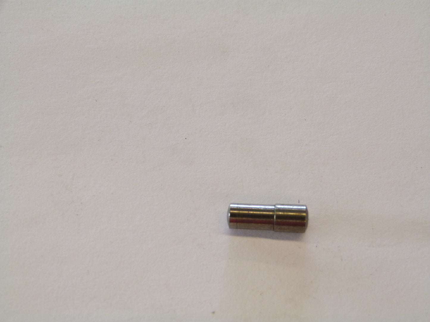 Image 1 of CILINDERSTIFT A** 28 7514660