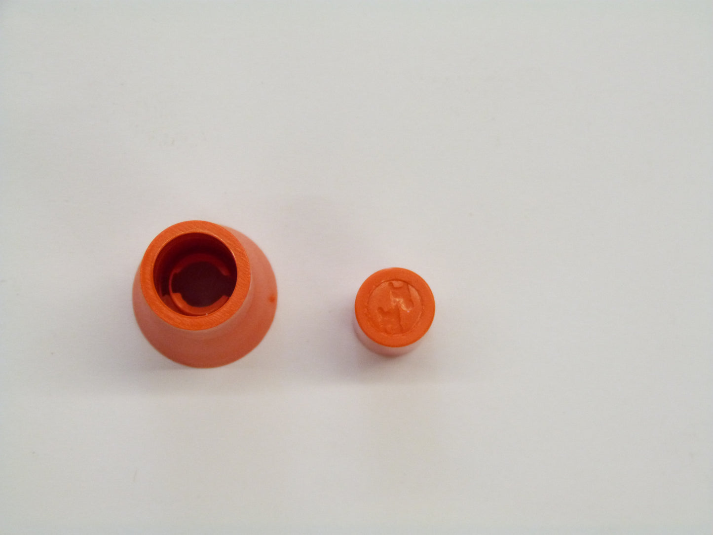 Image 1 of SICHERUNGSKAPPE 8X26 -ORANG