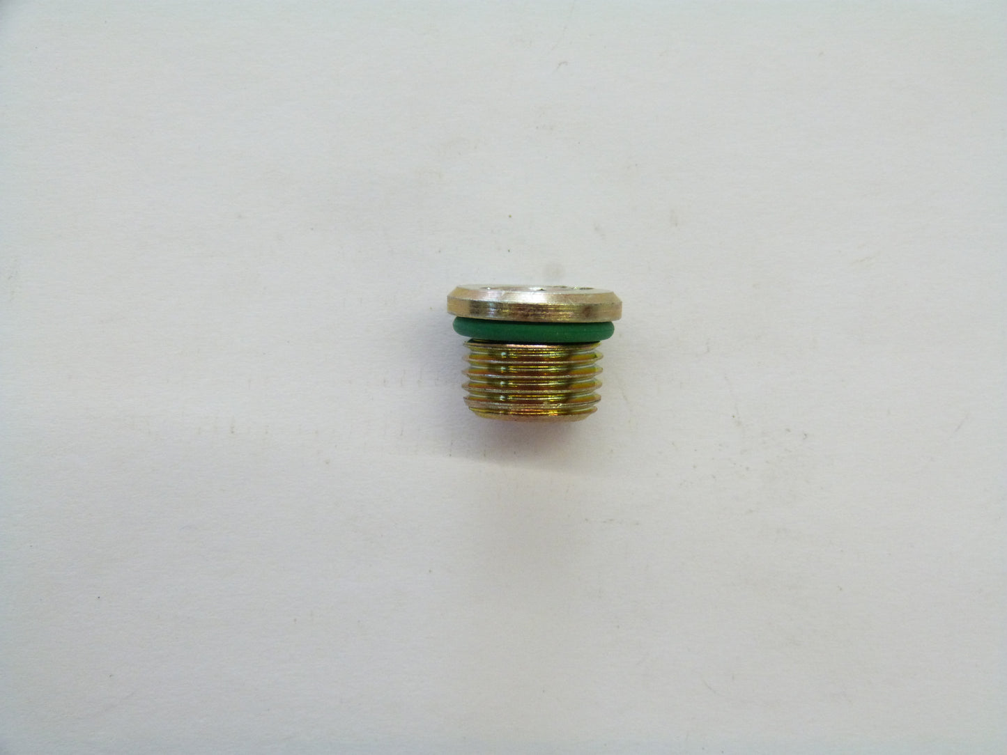 Image 1 of SCREW DCCS10007-9/16-18-UNF-ST+EP-FKM90