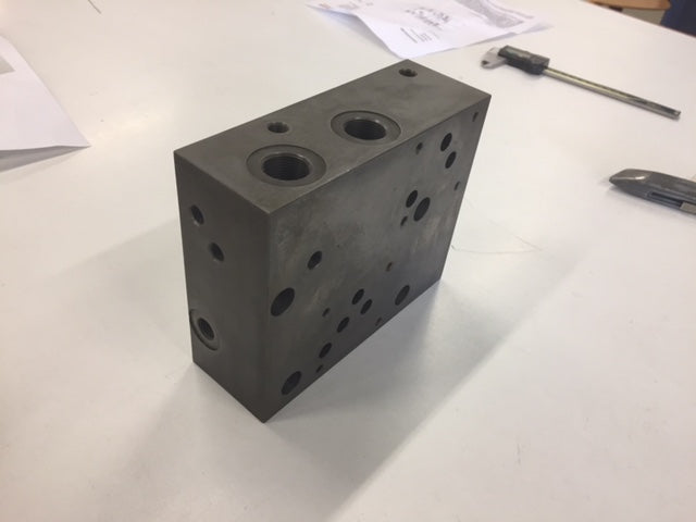Image 2 of CONTROL VALVE BASE PLATE 2x NG10