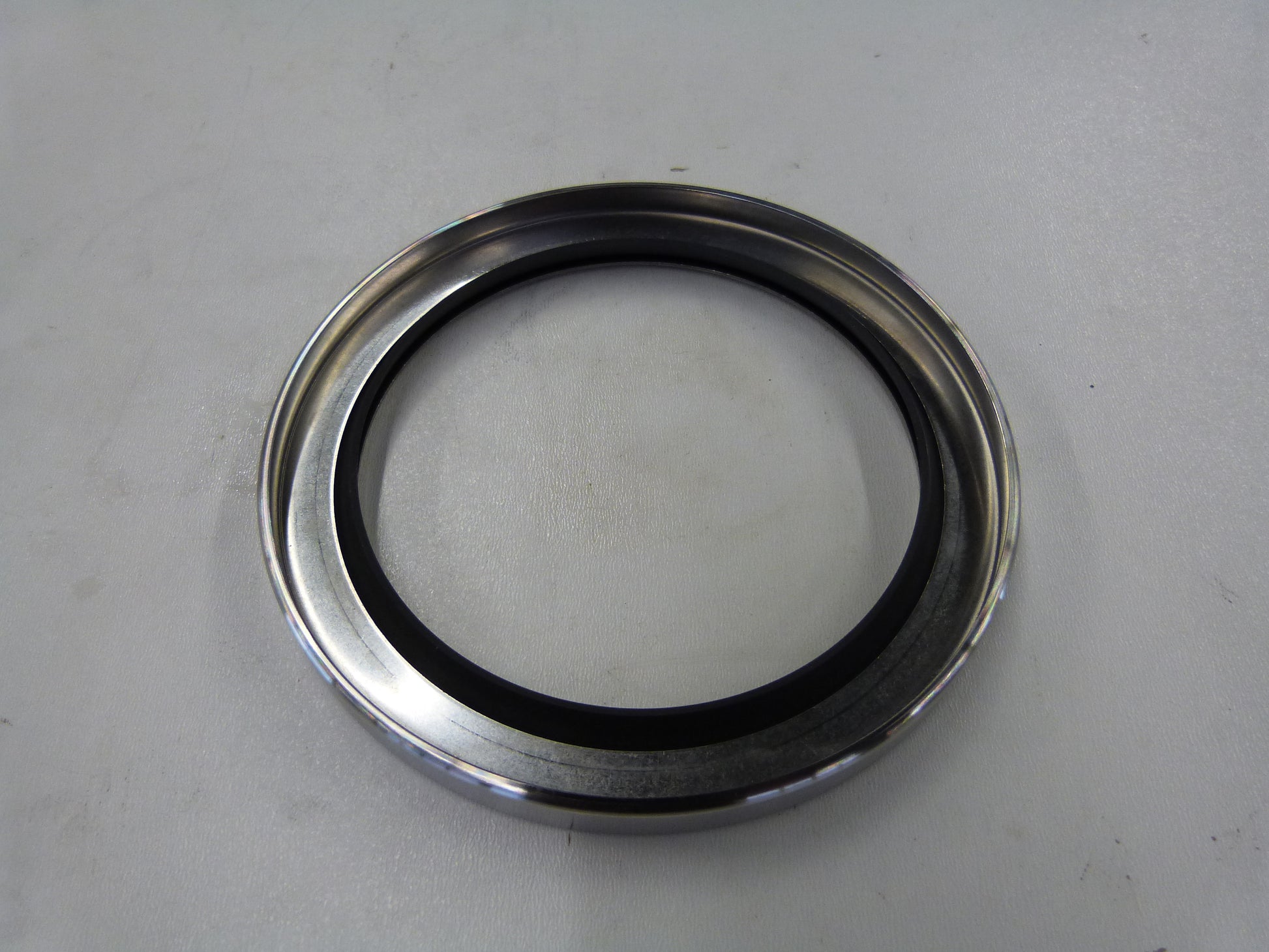 Image 1 of RWDR 100X130X12 HN2390         -V ELRING