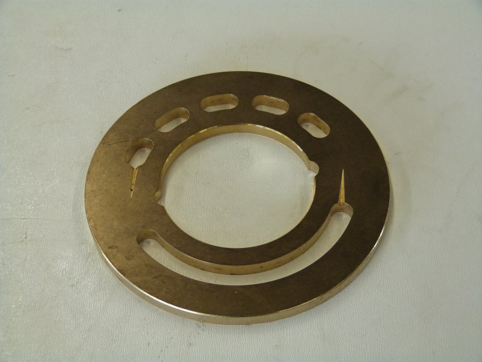 Image 1 of CONTROL PLATE RH