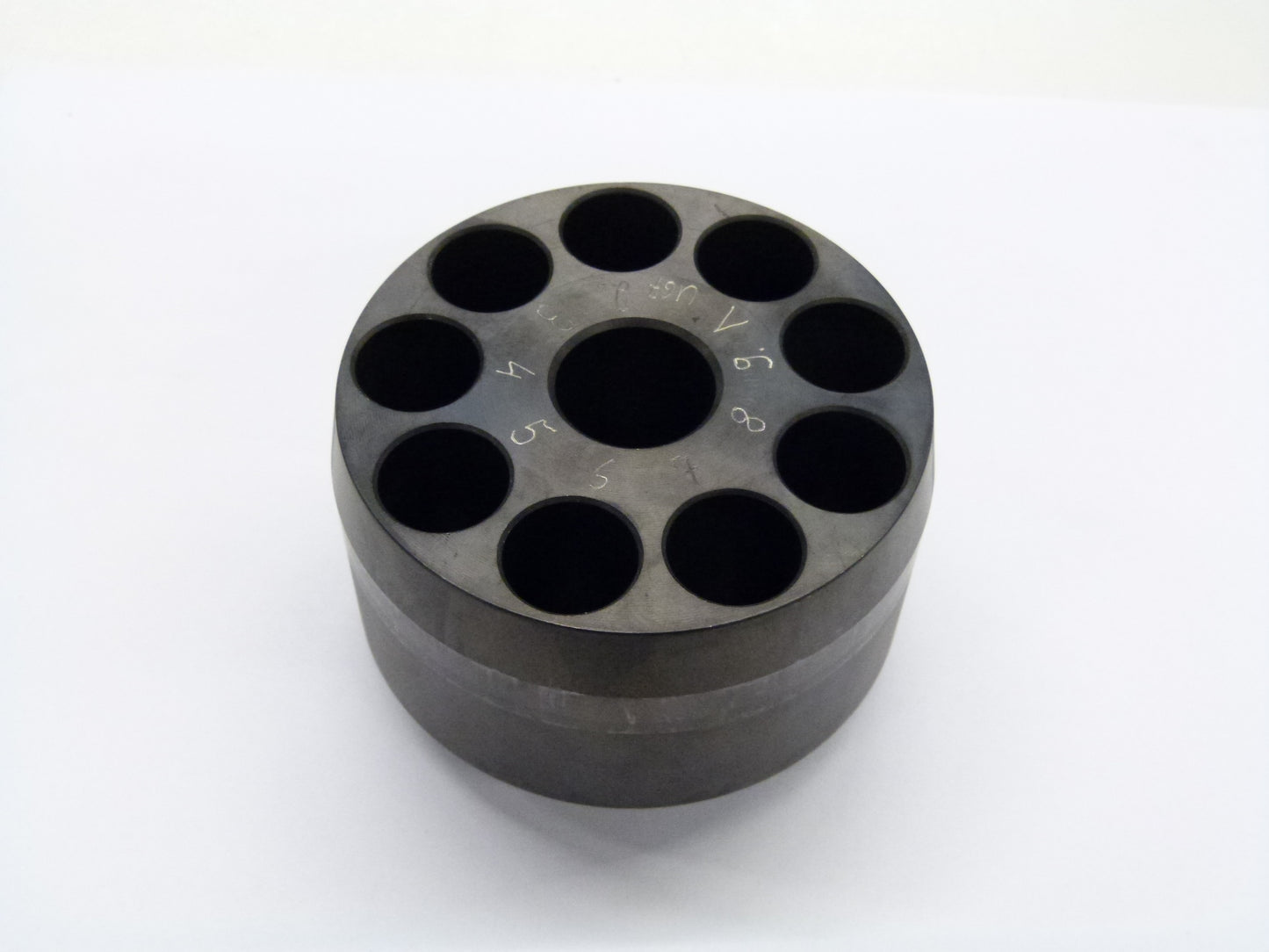 Image 1 of ZYLINDER           'R'