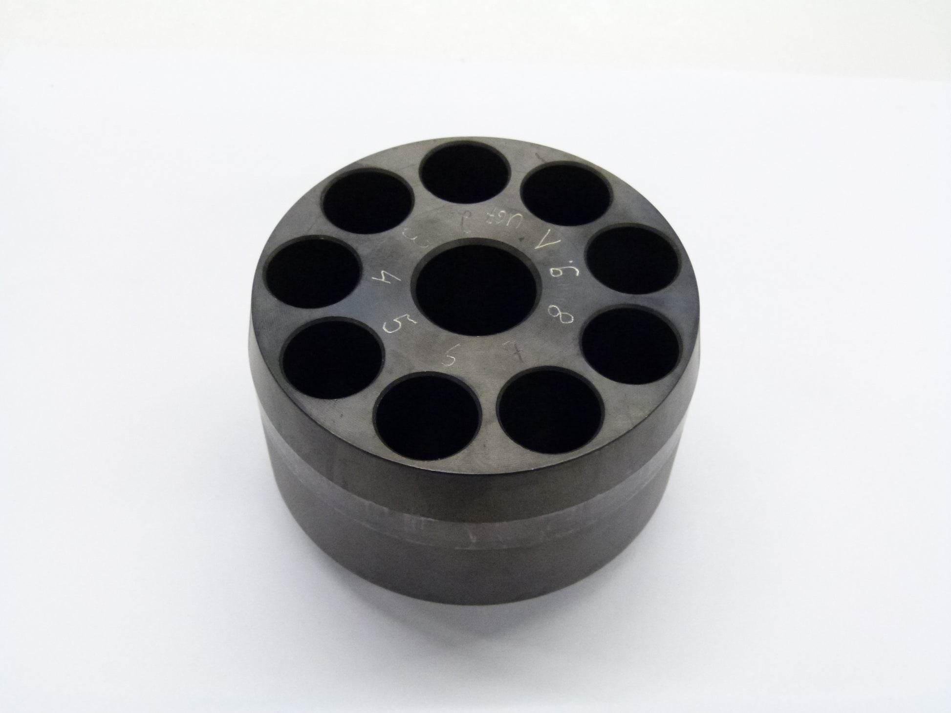 Image 1 of ZYLINDER           'R'