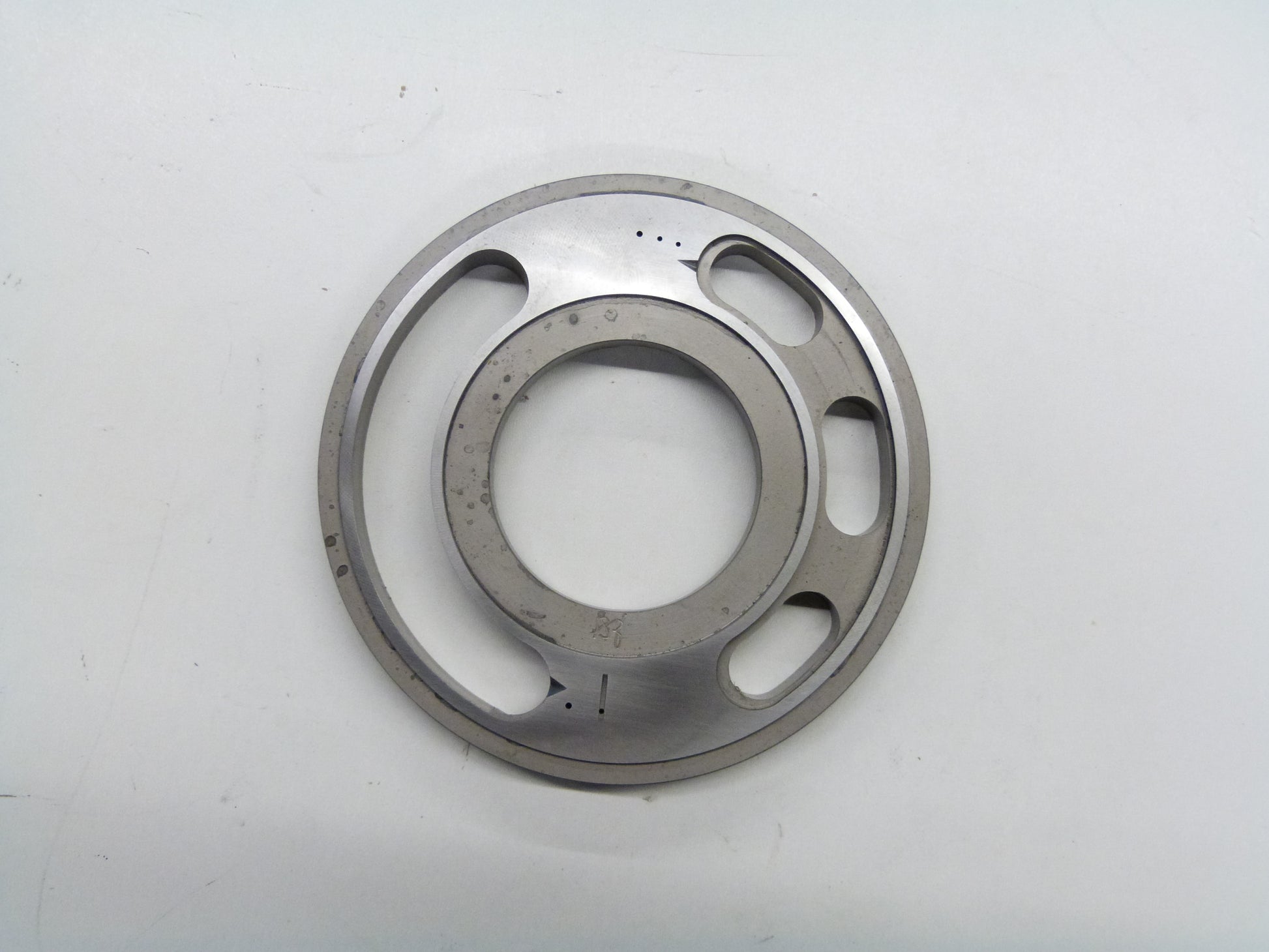 Image 1 of DISTRIBUTOR PLATE    A15VLO280/10R