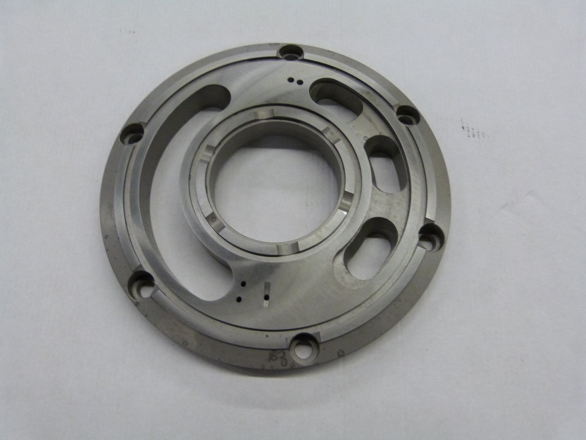 Image 1 of DISTRIBUTOR PLATE  A4VSLO 750 R