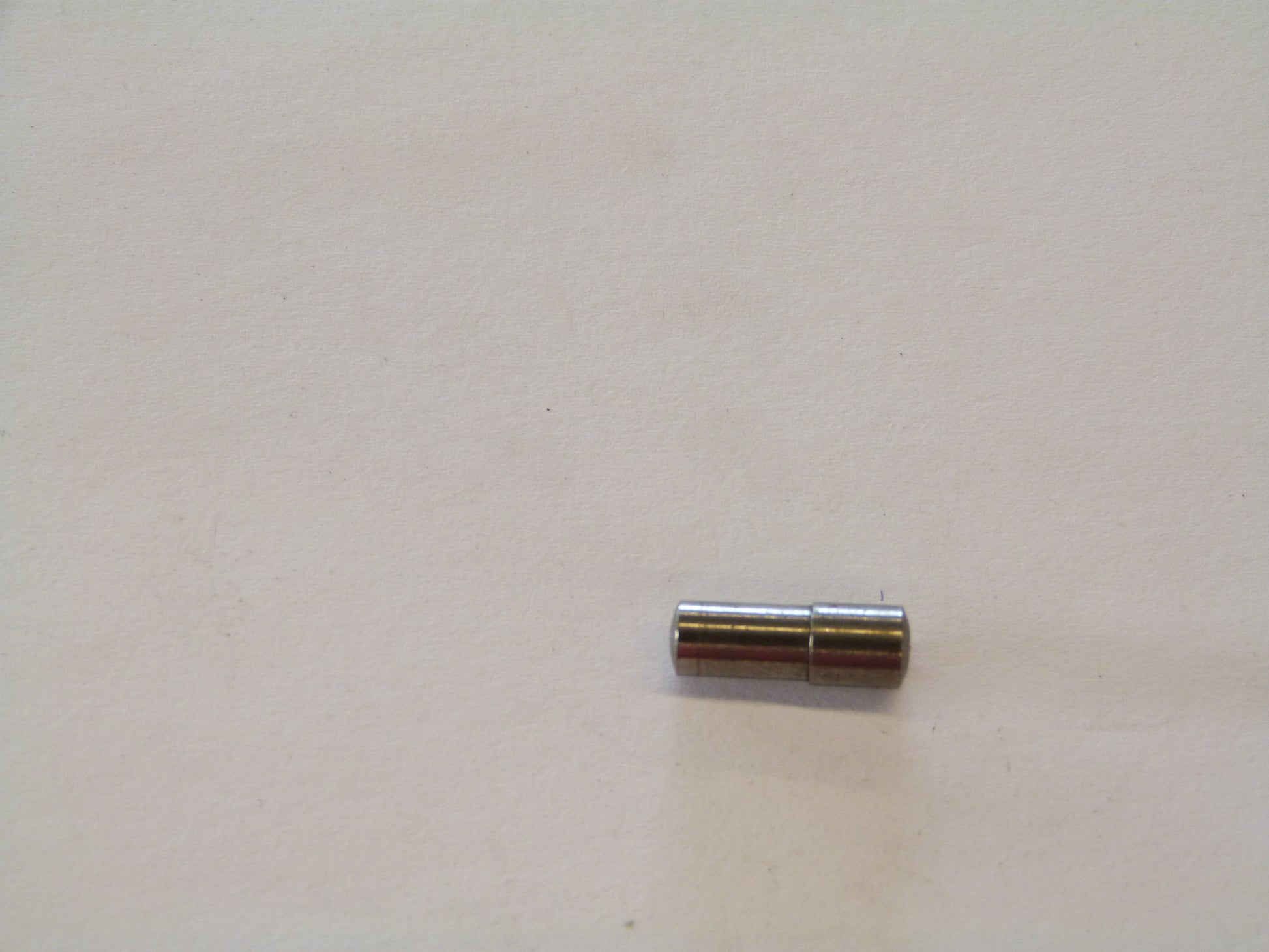 Image 1 of CILINDERSTIFT A** 28  7514660