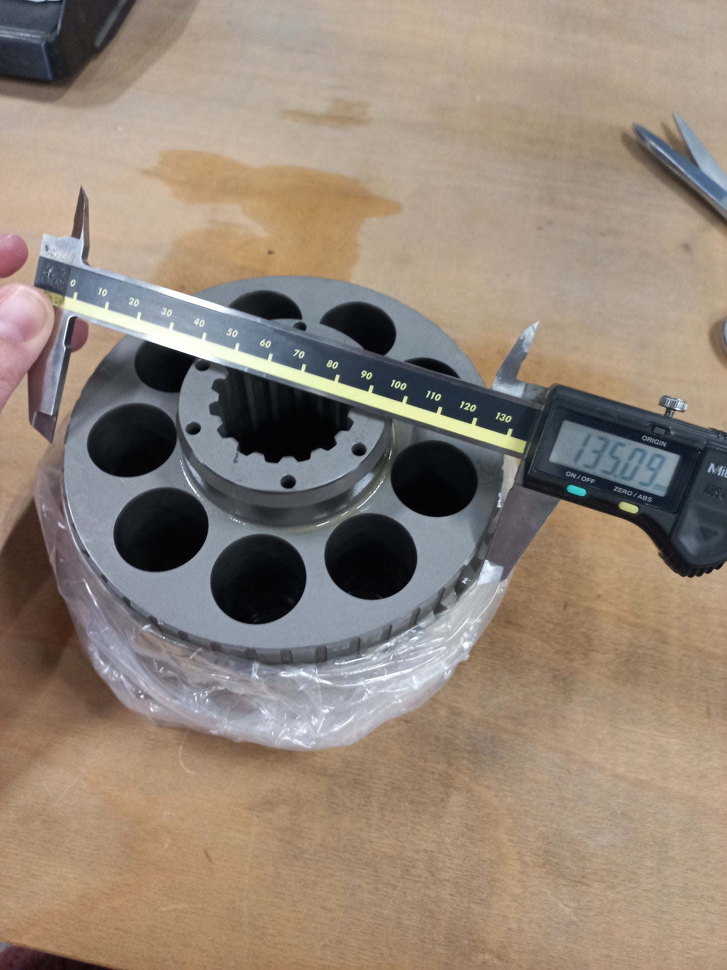 Image 2 of CYLINDER