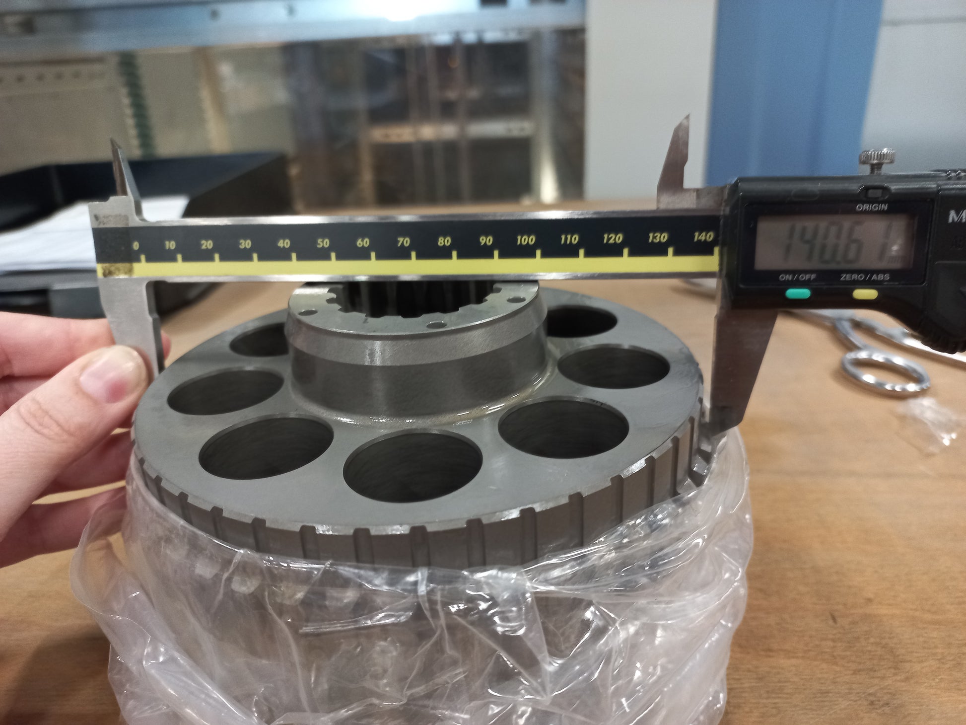 Image 5 of CYLINDER