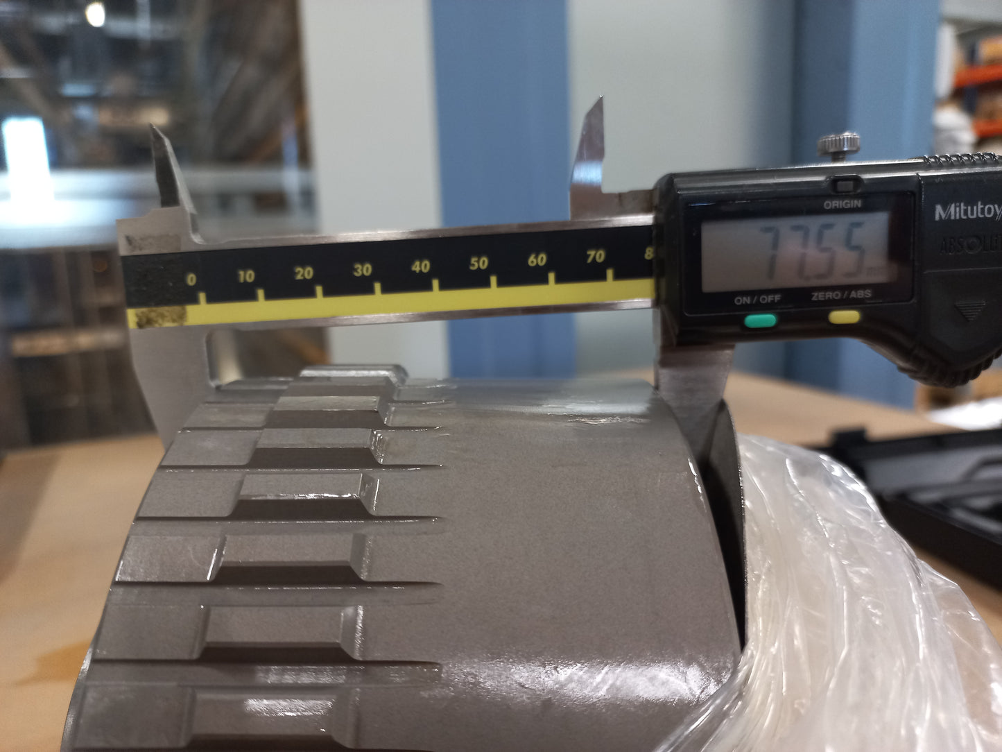 Image 1 of CYLINDER