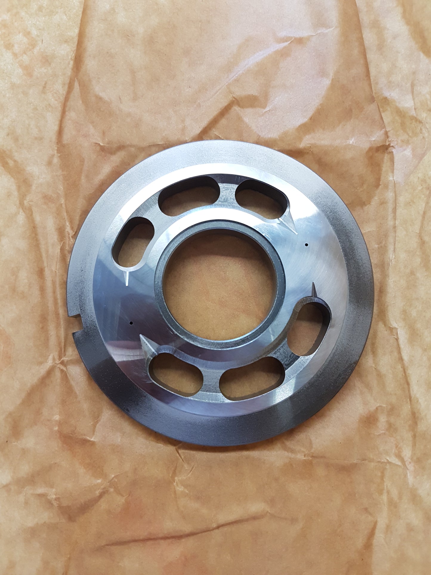 Image 1 of PORTPLATE LH